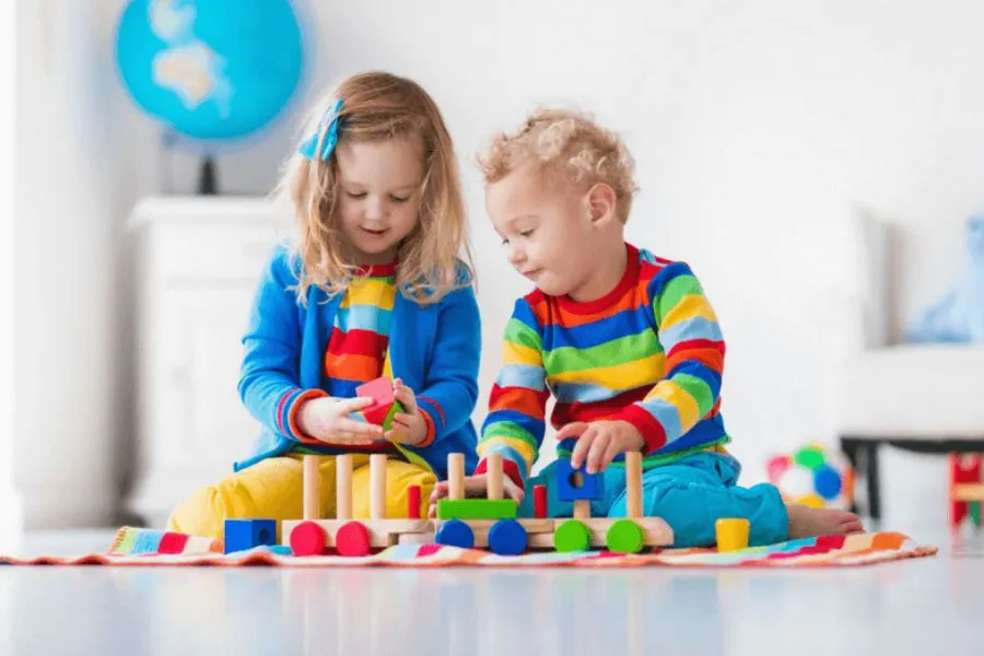 Van auto’s tot blokken: de beste speelgoed voor jouw actieve baby jongen